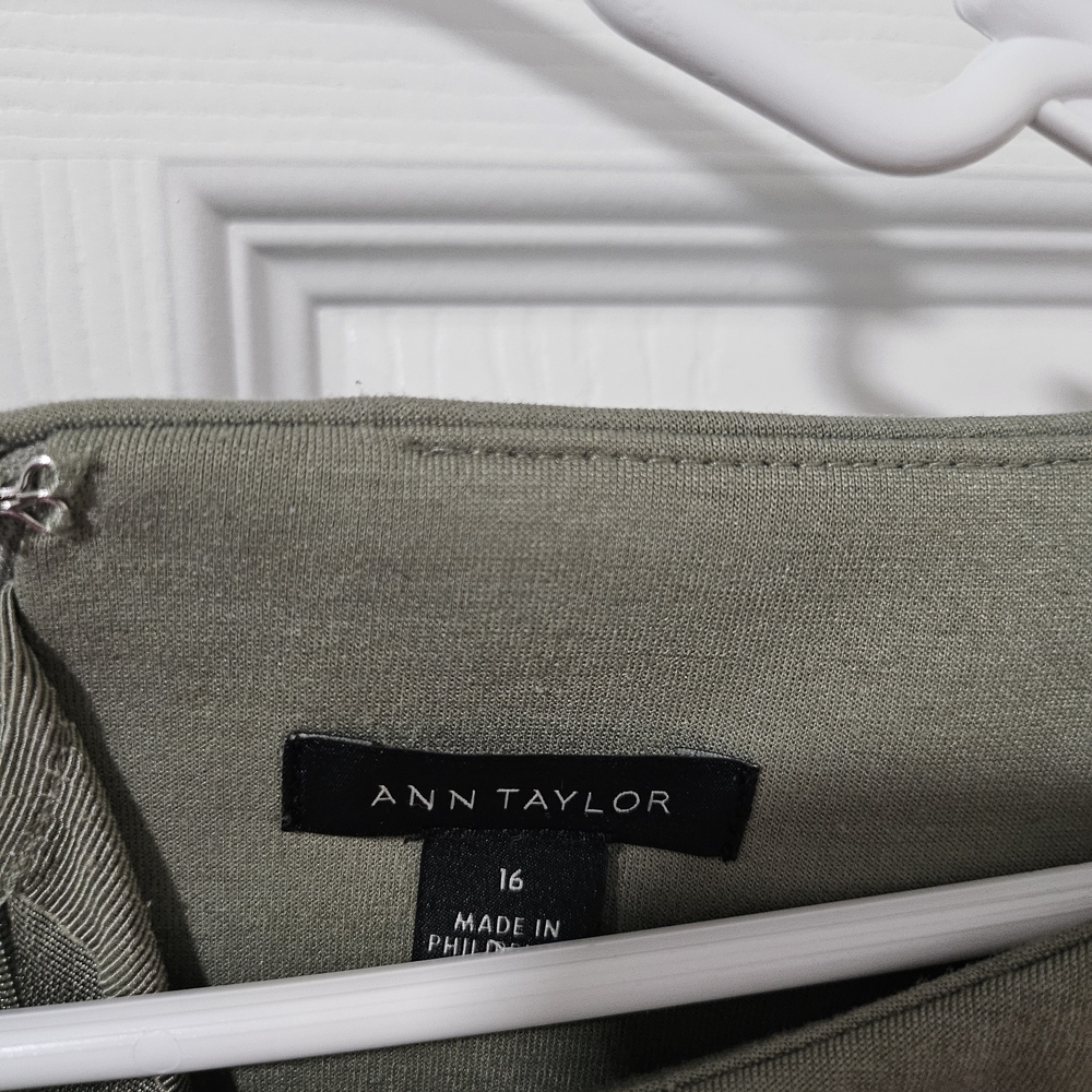 Ann Taylor Olive Green Short Sleeve Sheath Dress